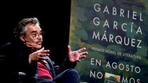Gonzalo García Barcha , hijo de Gabriel García Márquez, durante la presentación del libro inédito de Gabo En agosto nos vemos.