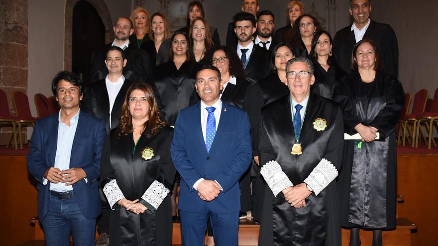 Toma de posesión de graduados sociales y reconocimiento a los veteranos de Lanzaraote