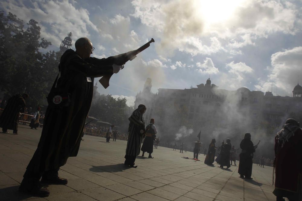 Alardo de Moros y Cristianos por el Nou d'Octubre