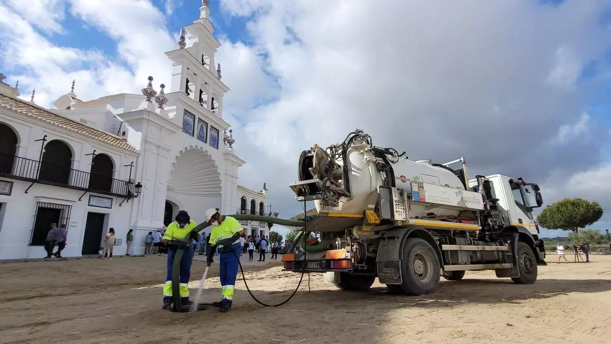 Aqualia prevé un consumo de 53 millones de litros de agua en El Rocío, un incremento del 10% respecto al año anterior