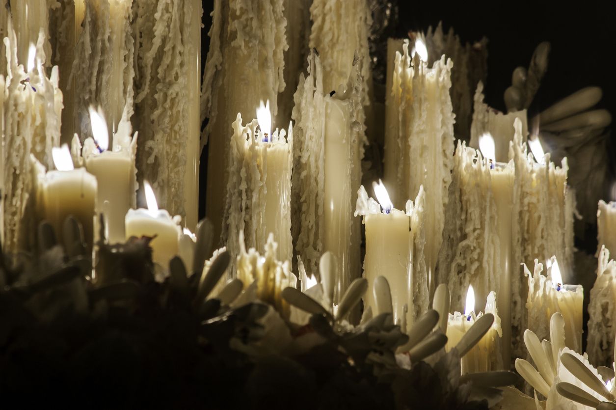 Velas en Semana Santa.