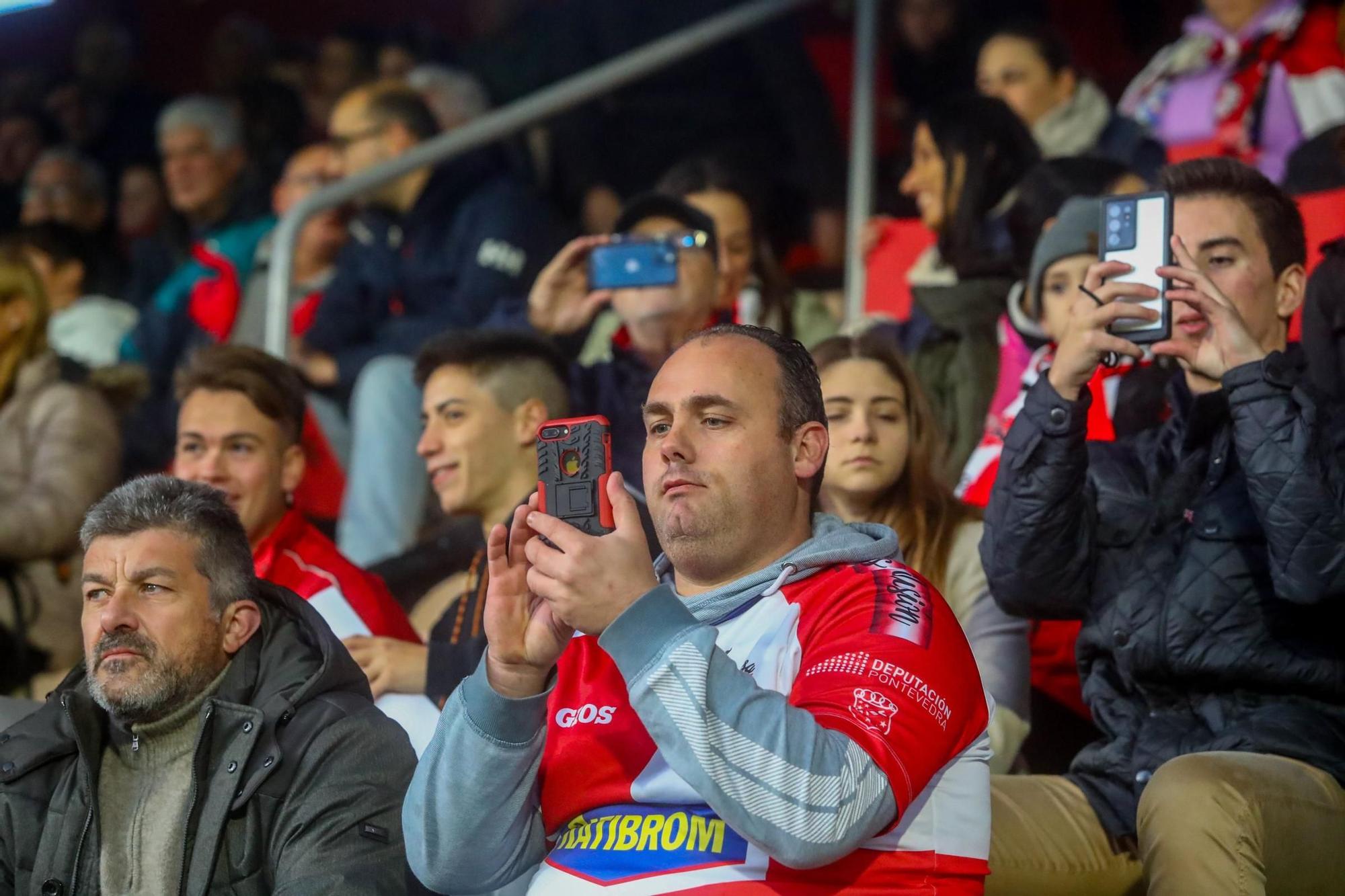 Las mejores imágenes del histórico Arosa-Granada de Copa del Rey