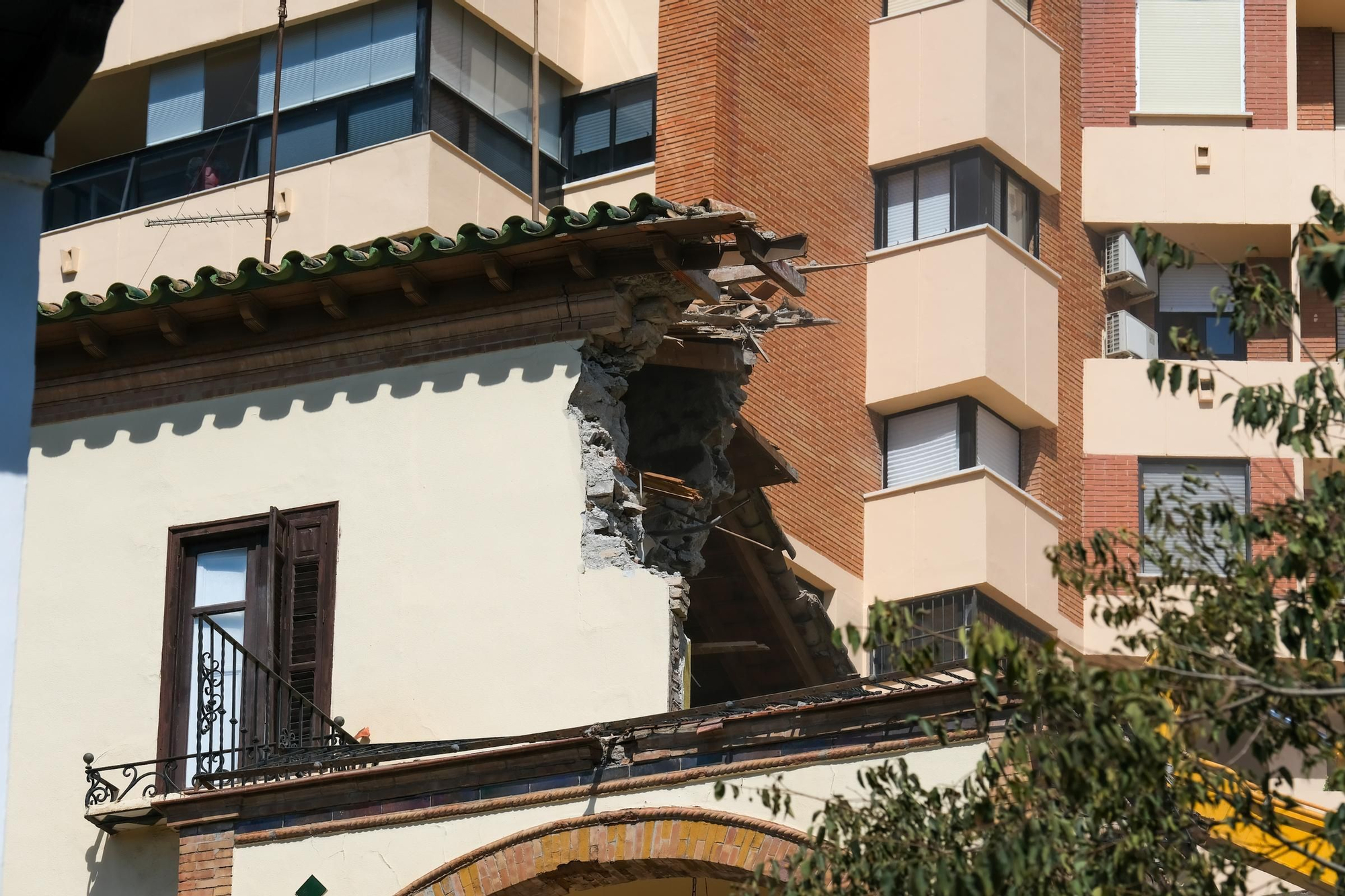 La demolición de Villa Atalaya, en imágenes