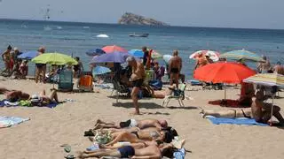 Alerta por granizo y viento en Alicante mientras Benidorm no baja de los 27 grados por la noche