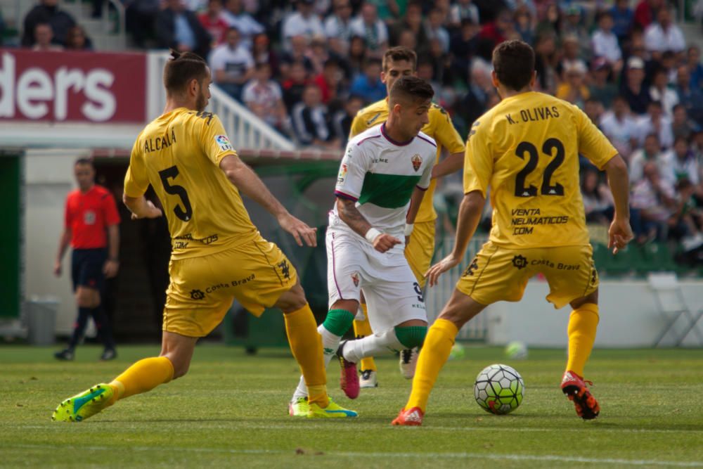 JORNADA 38 - ELX 1 - GIRONA 1 -  Un exercici d'heroïcitat - El Girona arrenca un punt d'Elx que el manté viu en la lluita pel "play-off" després de jugar 50 minuts amb 10 per la injusta expulsió d'Alcalá al límit del descans