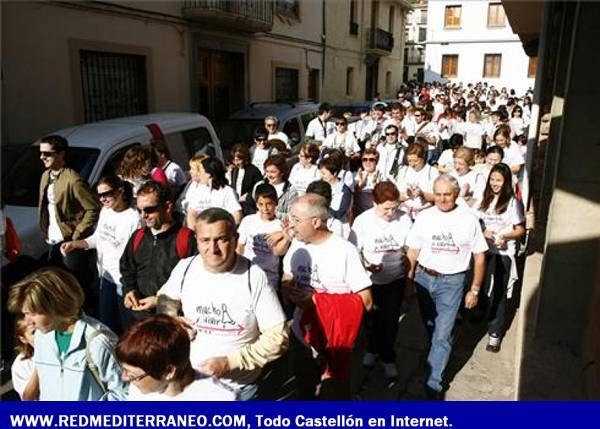 MULTITUDINARIA MARCHA SOLIDARIA CONTRA EL CÁNCER EN LA VILAVELLA