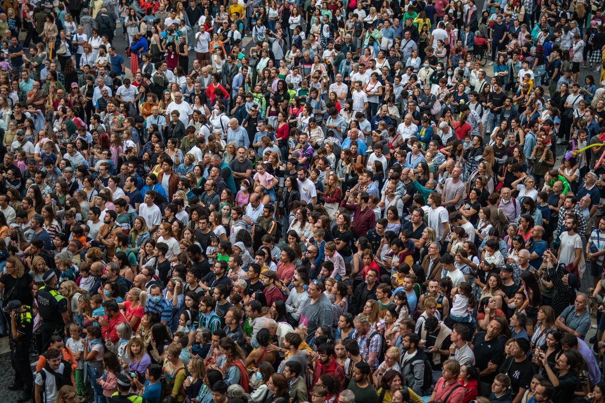 Ambiente en la cabalgata de las fiestas de la Mercè.