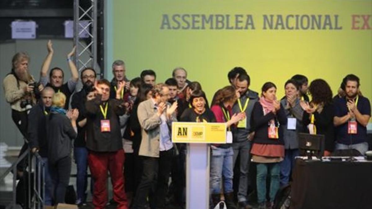 La dirección en pleno de la CUP informa del resultado de la votación de la asamblea del domingo 27