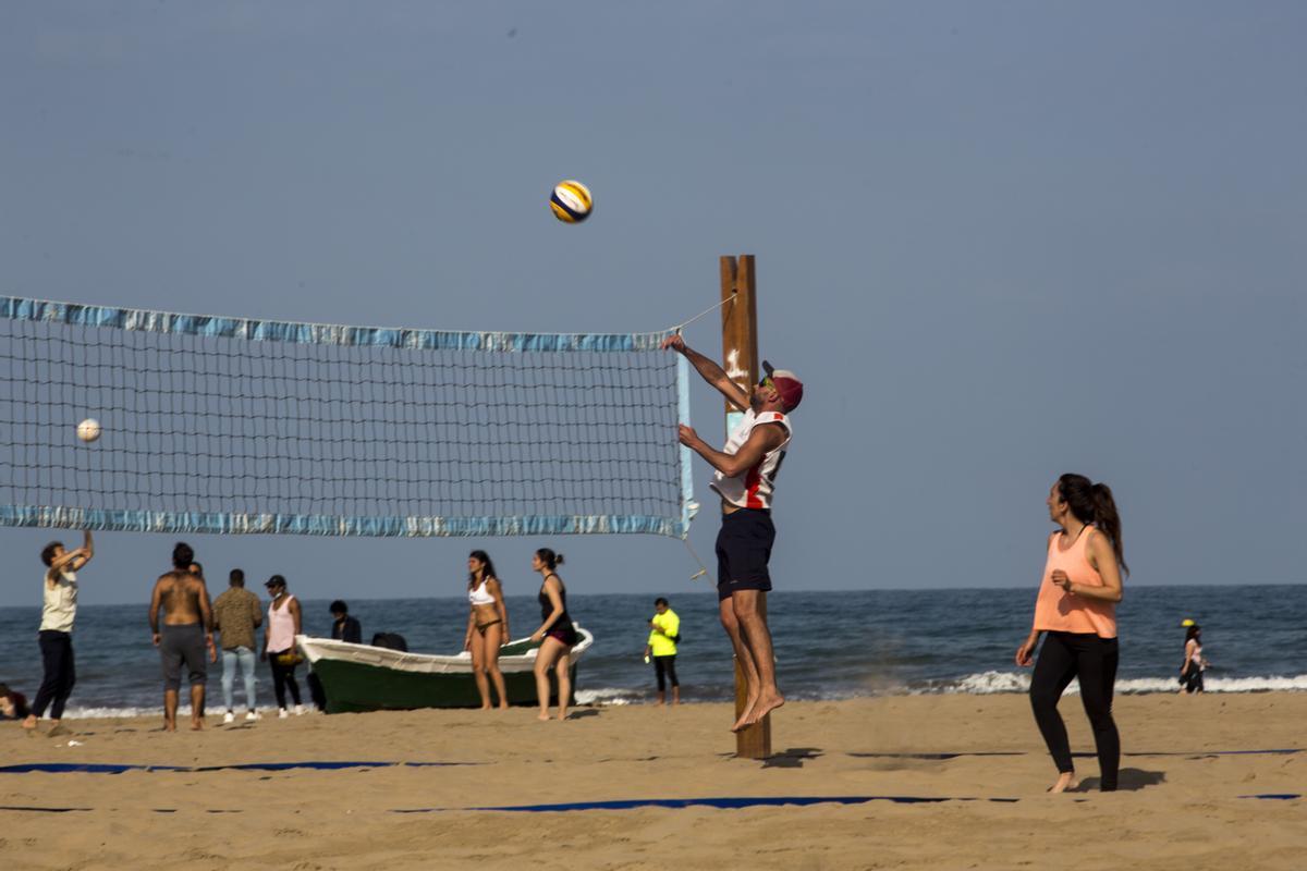 La playa valenciana vuelve a acoger el Circuito Beach Volley