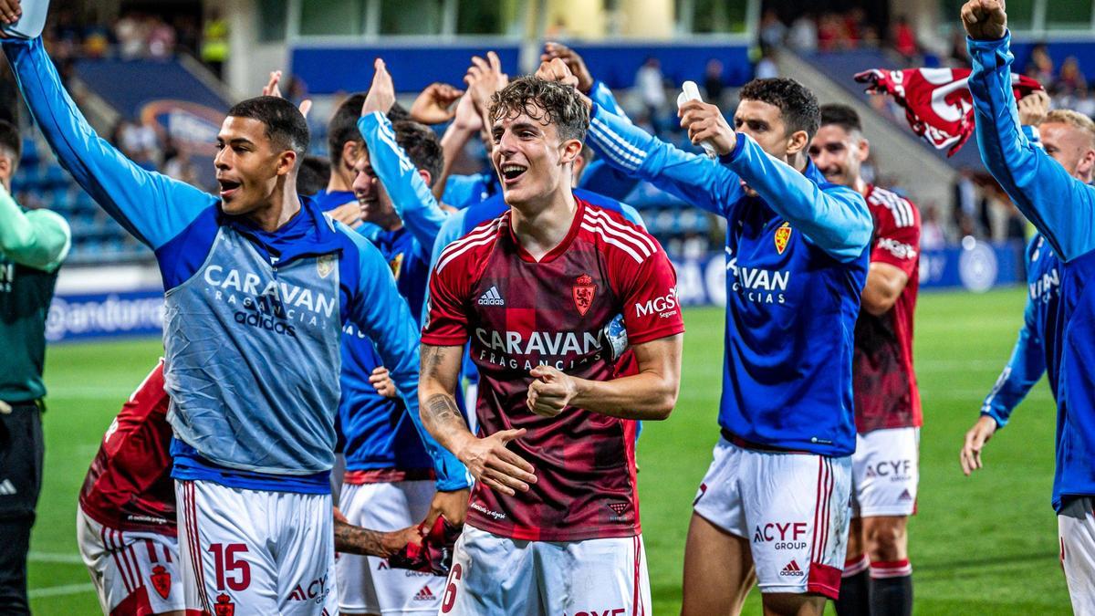 Francés celebra el triunfo en Andorra tras acabar el choque.