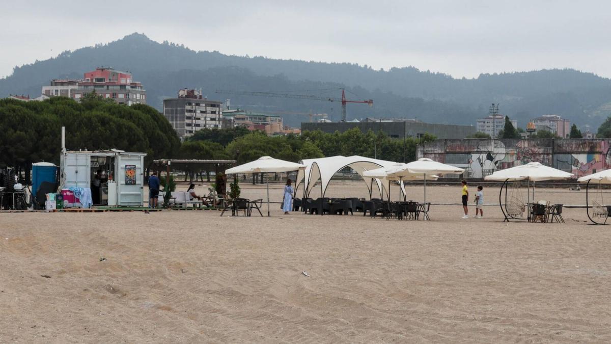 Chiringuito en la playa Compostela de Vilagarcía.