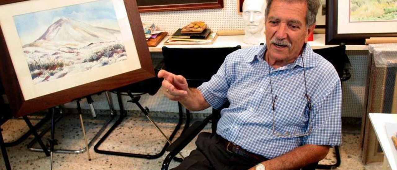 Juan Galarza, en su estudio en La Vega lagunera. | | E.D.
