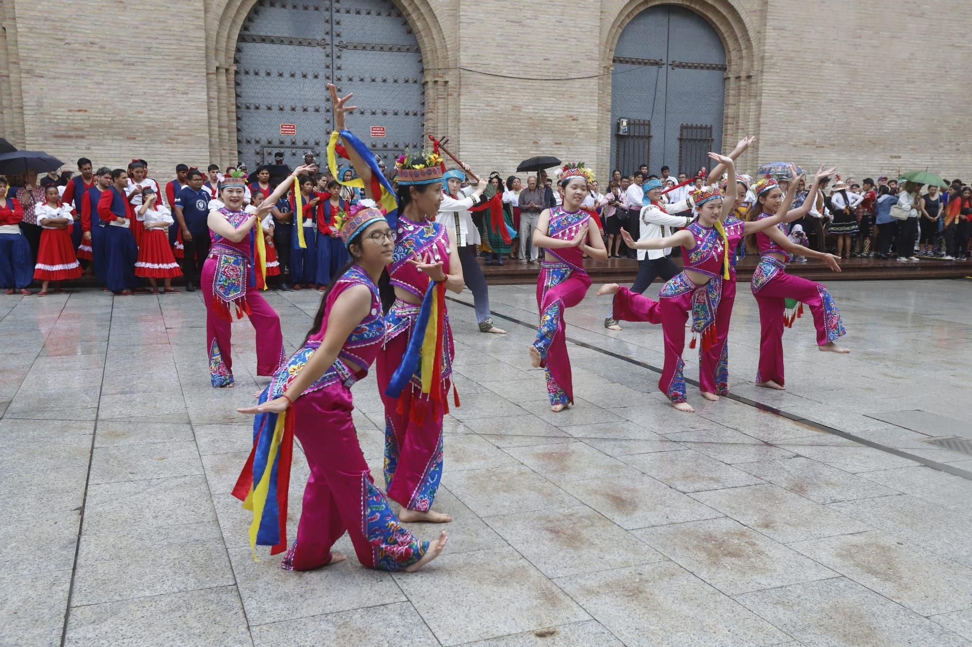 En imágenes | La lluvia no frustra (a medias) el taller bailes del mundo del festival Eifolk