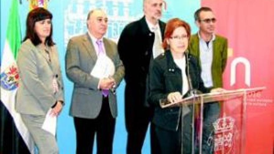 Julieta Valero gana el premio de poesía Cáceres Patrimonio de la Humanidad