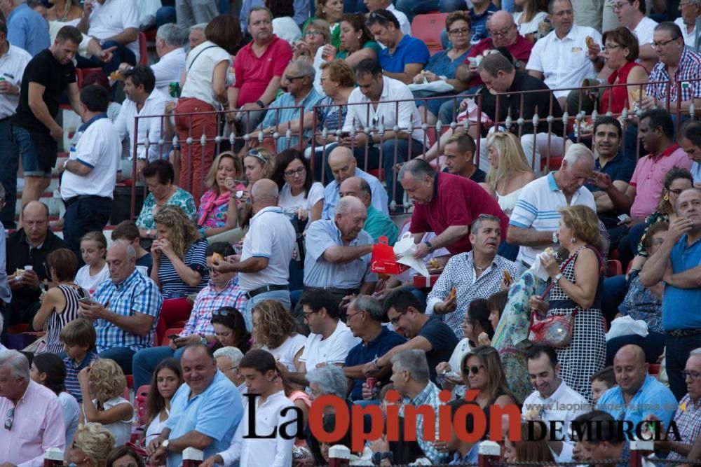 Ambiente en la corrida de rejones de la Feria de M