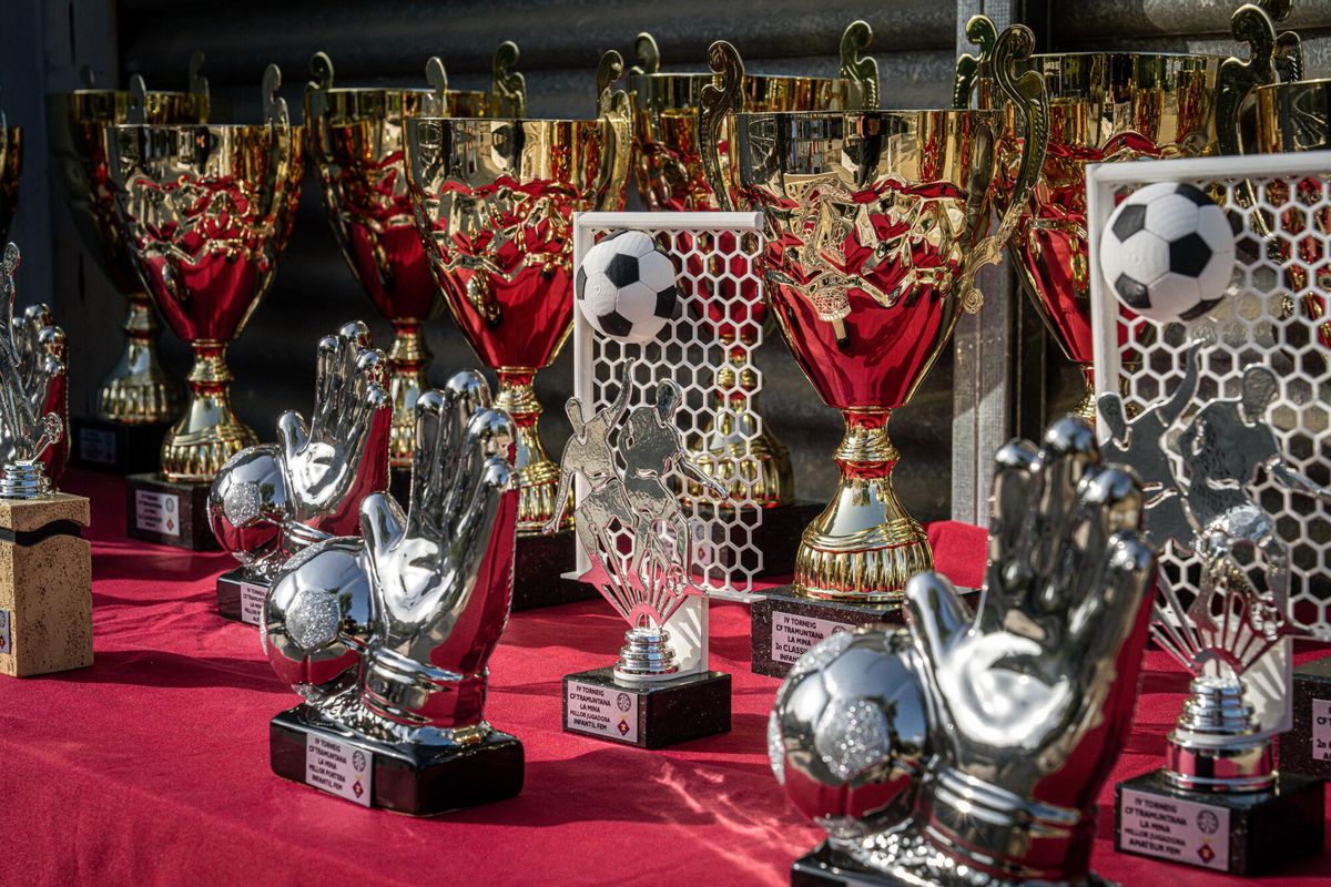 Las niñas gitanas lideran el cambio del fútbol femenino en La Mina