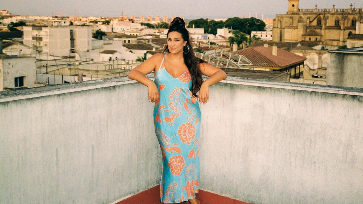 La cantaora Lela Soto publica su primer disco, 'El fuego que llevo dentro', publicado por Altafonte.