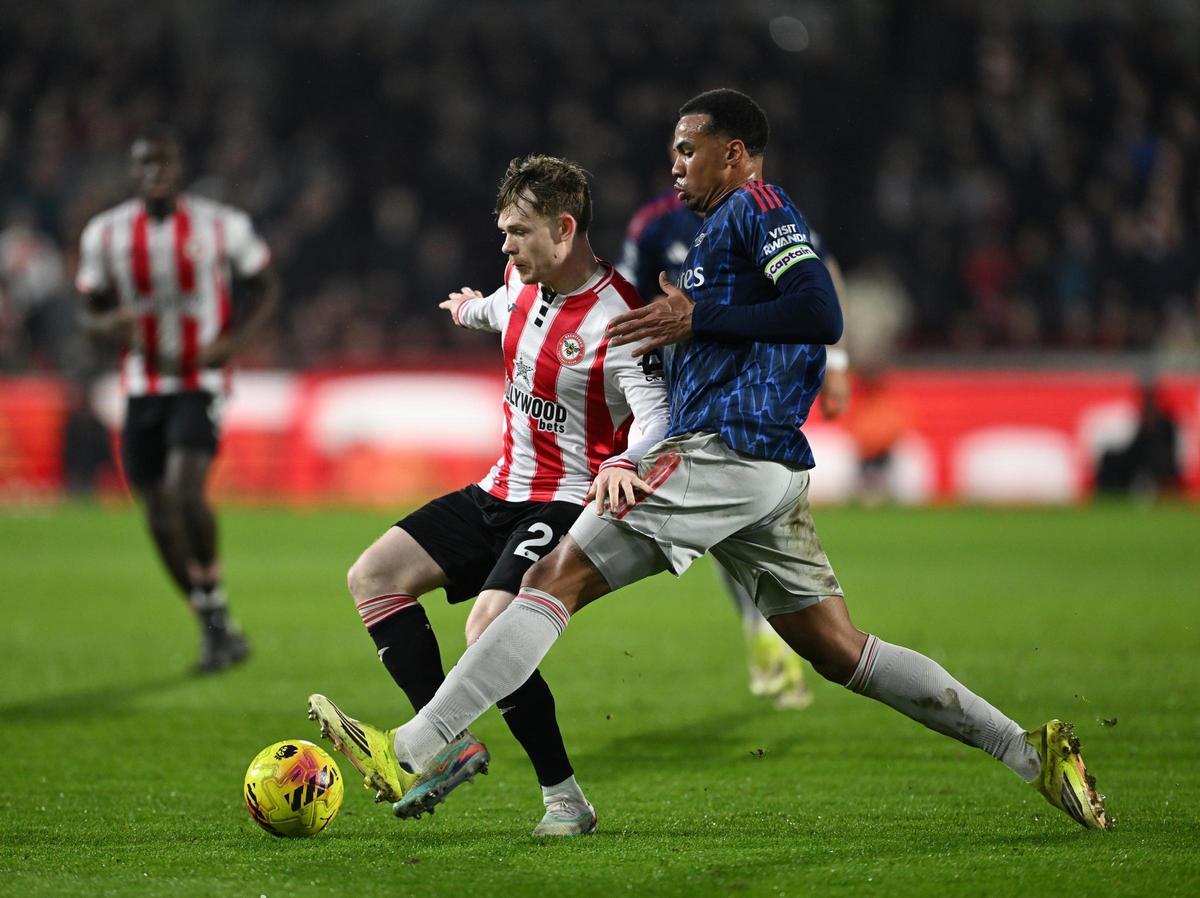 Una acción del partido entre el Brentford y el Arsenal