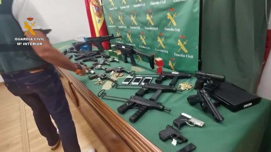 Dos hermanos detenidos en Málaga por tráfico de armas con identidades falsas