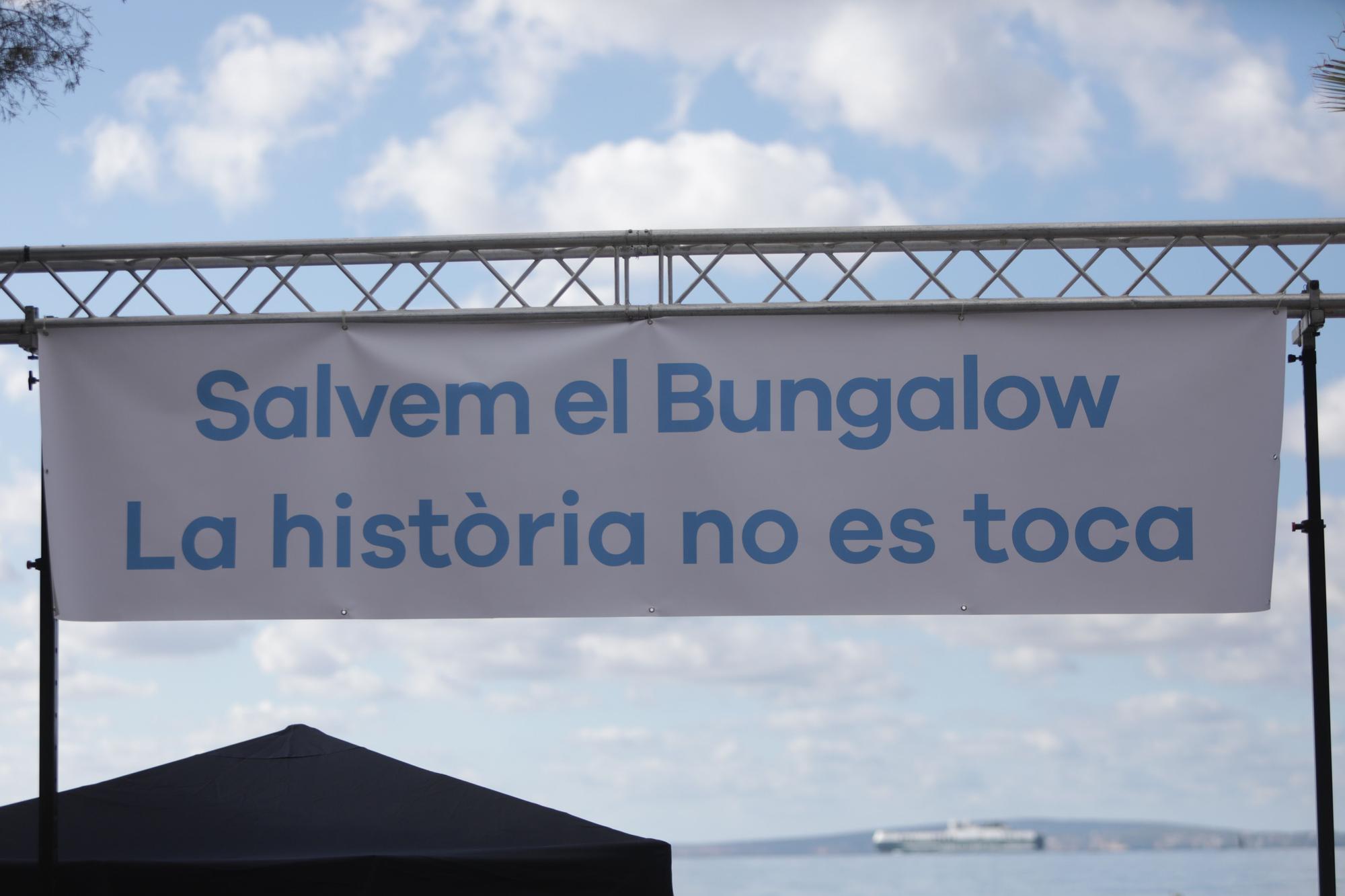 Manifestación para salvar el Bungalow: "La historia no se toca"