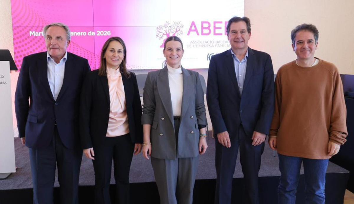 Inés Rotger, segunda por la izquierda, ejerció de anfitriona.