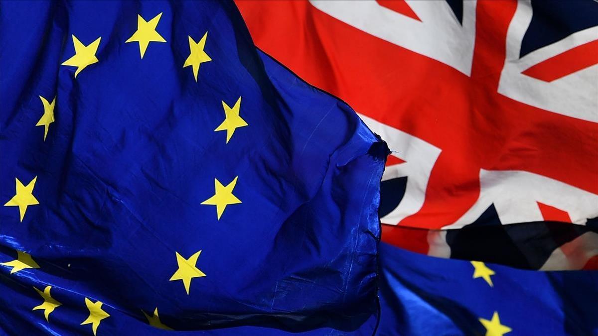 La bandera europea y la del Reino Unido