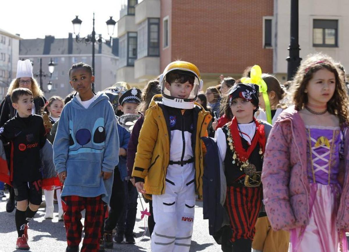 Desfile de Carnaval del colegio Poeta Ángel González.| | FERNANDO RODRÍGUEZ