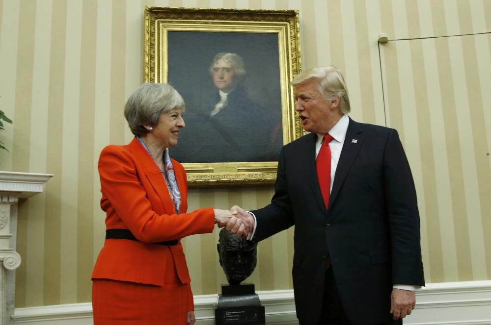 Theresa May, primera mandataria que recibe Donald Trump