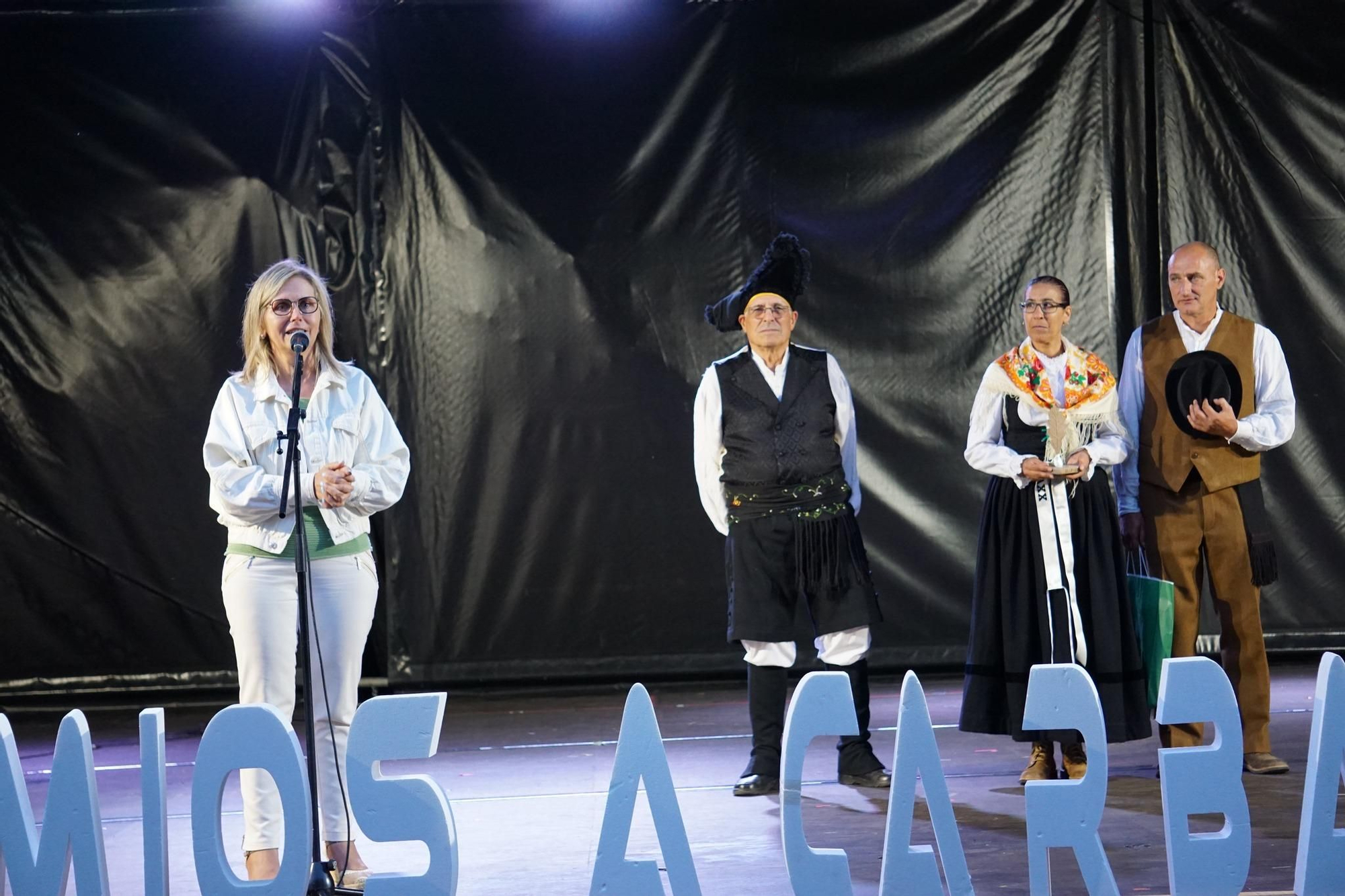 Noite de baile e premios da Carballeira en Cercio
