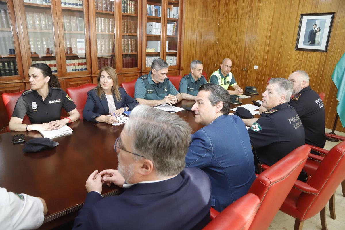 A.J.González Córdoba Junta Local de Seguridad con motivo del Mayo Festivo 2026, que será copresidida por la subdelegada del Gobierno en Córdoba, Ana Mª López Losilla, junto con el alcalde de Córdoba, José María Bellido