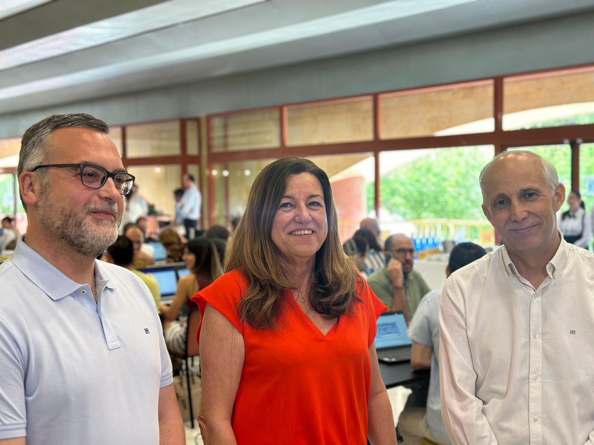 La consejera de Educación, Carmen Castillo, junto con el viceconsejero, Pablo Quesada.