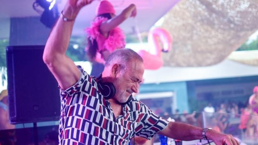 Luis Riu celebra su pasión, ser DJ, con el regreso de las fiestas en sus hoteles