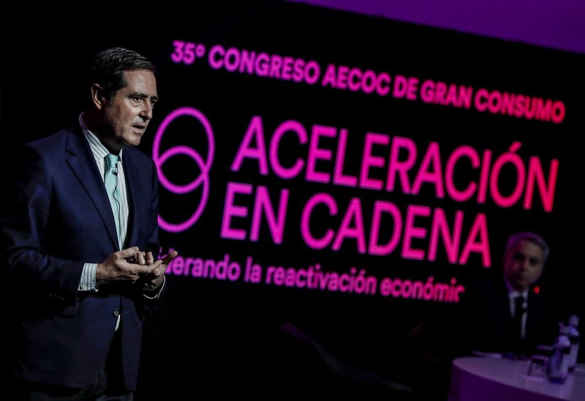 El presidente de la patronal CEOE, Antonio Garamendi, durante la inauguraciÃ³n de la  35Âº ediciÃ³n del Congreso de Gran Consumo organizado por la AsociaciÃ³n de Fabricantes y Distribuidores (AECOC), en Valencia, Comunidad Valenciana (EspaÃ±a), a 28 de octubre de 2020. Garamendi aporta su anÃ¡lisis sobre el contexto econÃ³mico actual y las previsiones para los prÃ³ximos meses.