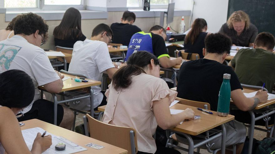 El IES Els Évols de l&#039;Alcúdia obtiene la mejor nota de la provincia en la PAU pese a la dana