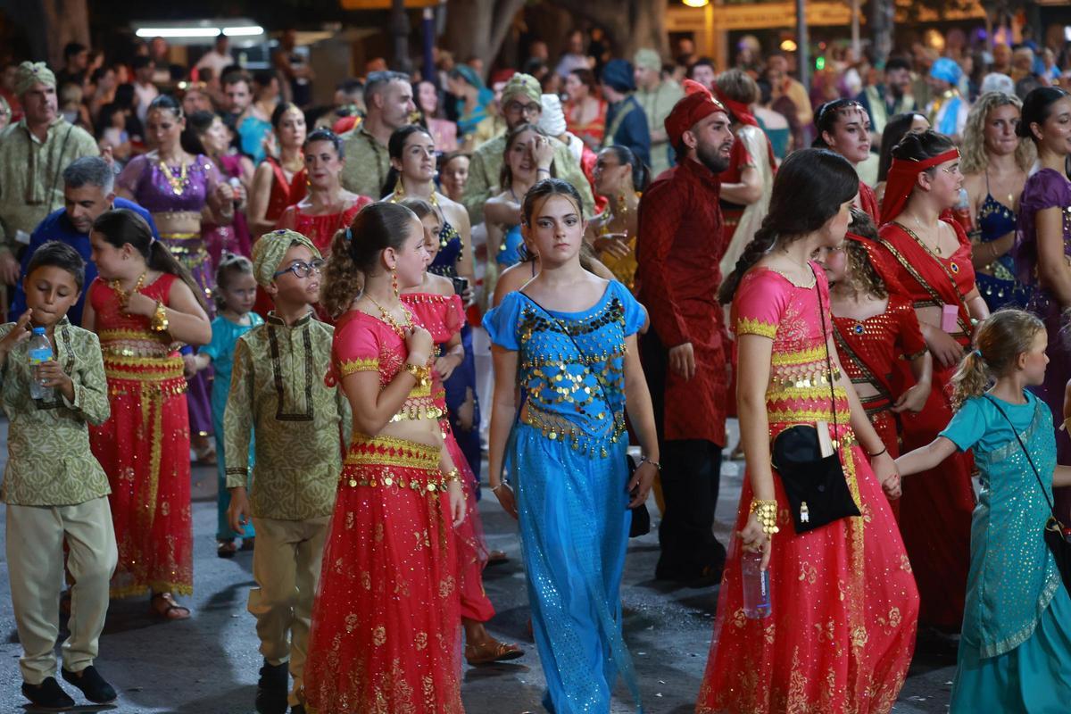 Las mejores imágenes de la Gran Retreta de los Moros y Cristianos de Orihuela Las mejores imágenes de la Gran Retreta de los Moros y Cristianos de Orihuela