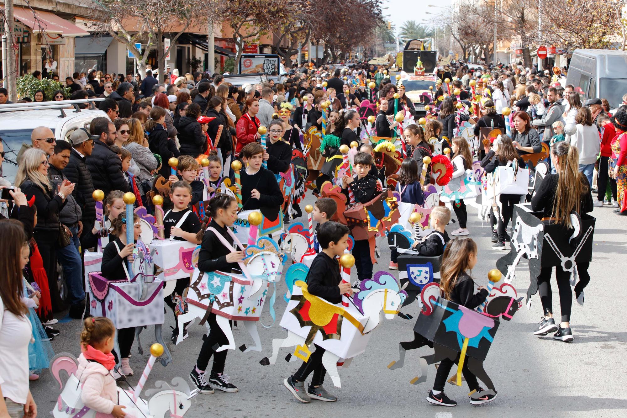 Todas las imágenes de la rúa del Carnaval de Ibiza 2023