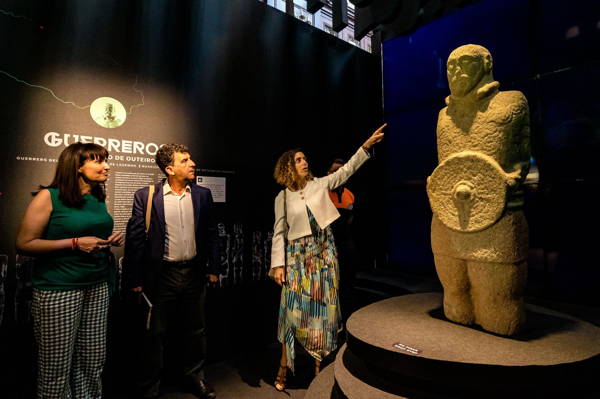 Las tres piezas son consideradas tesoros nacionales de Portugal. Una de ellas, el Torques de Vilas Boas, es la primera vez que sale del museo lisboeta.