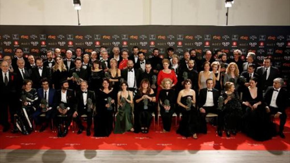 FOTO DE FAMILIA Los galardonados de la 32ª edición de los Goya, con sus respectivos premios.