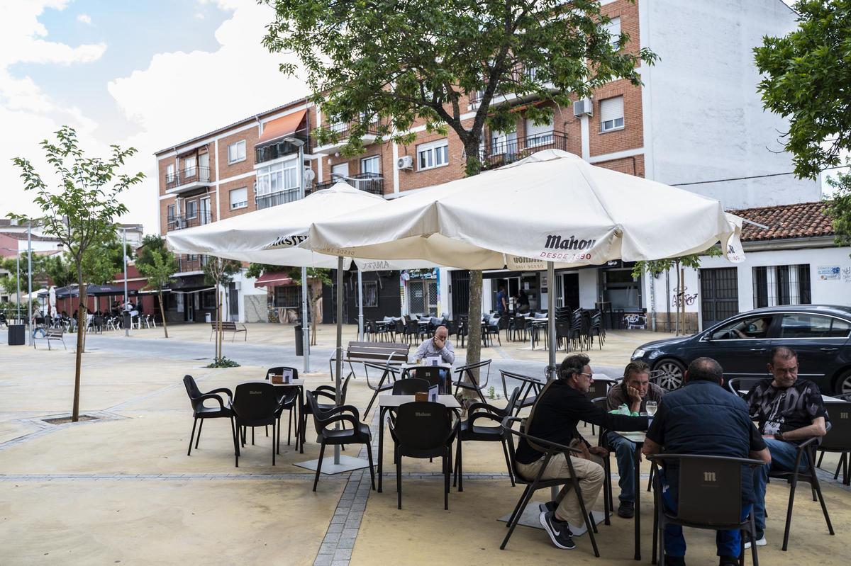 La avenida San Blas, renovada tras la reforma finalizada el verano pasado.