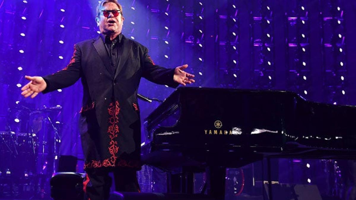 Elton John va a escribir sus memorias por 6 millones de libras