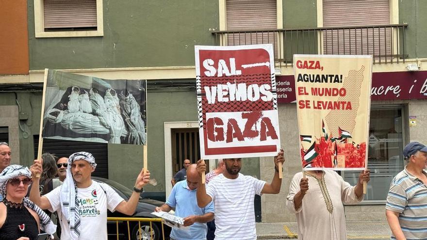Més de 300 persones es concentren a Carcaixent per a reclamar “la fi del genocidi” a Gaza