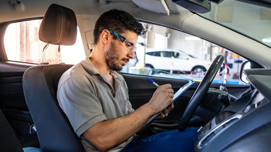 ITV 2023: los coches que no podrán pasar la inspección a partir de ahora tras la nueva norma