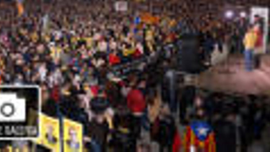 Concentració a Girona per denunciar la celebració del judici del procés