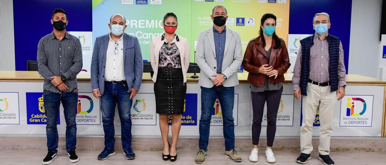 De izq a dcha. Máximo Torres, José Jerez, Ana Belén Quintana, el consejero de Deportes Francisco Castellano, Noelia Pérez y José Alberto Hernández. | | LP/DLP