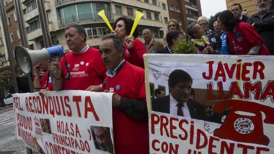 Trabajadores del Reconquista durante una protesta.