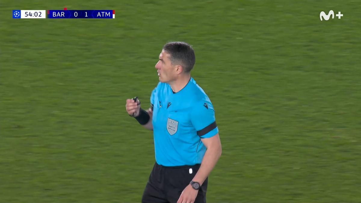 FC Barcelona - Atlético de Madrid | La acción polémica de Pubill