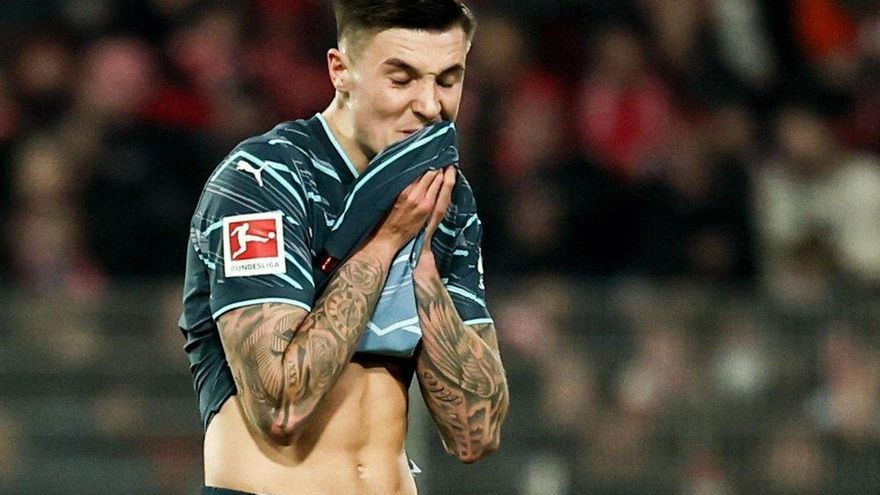 El United se adelanta al Newcastle y ficha a Benjamin Sesko