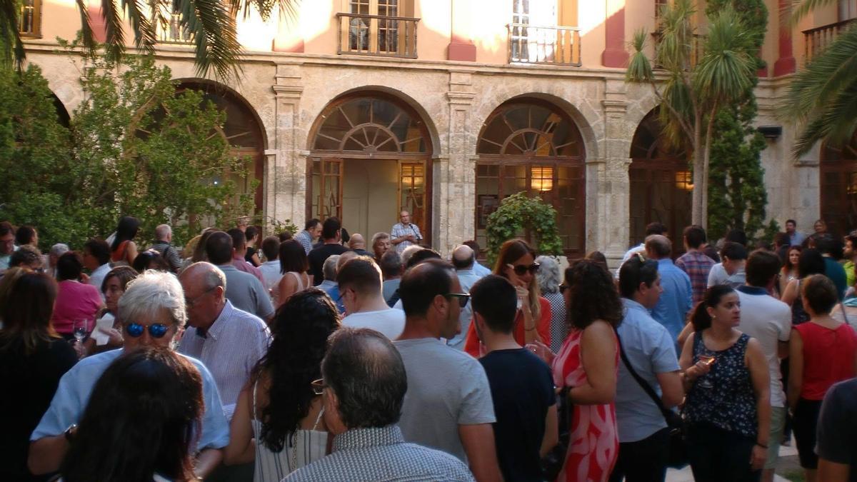 El Claustro del Museo Municipal acogerá una cata comentada el viernes 21.