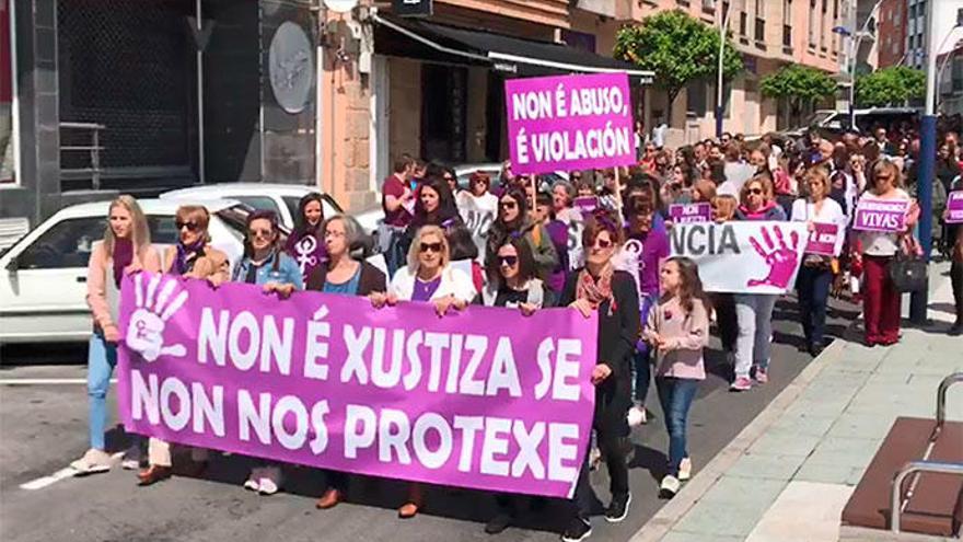 O Grove sale a la calle en repulsa por la sentencia de 'La Manada'