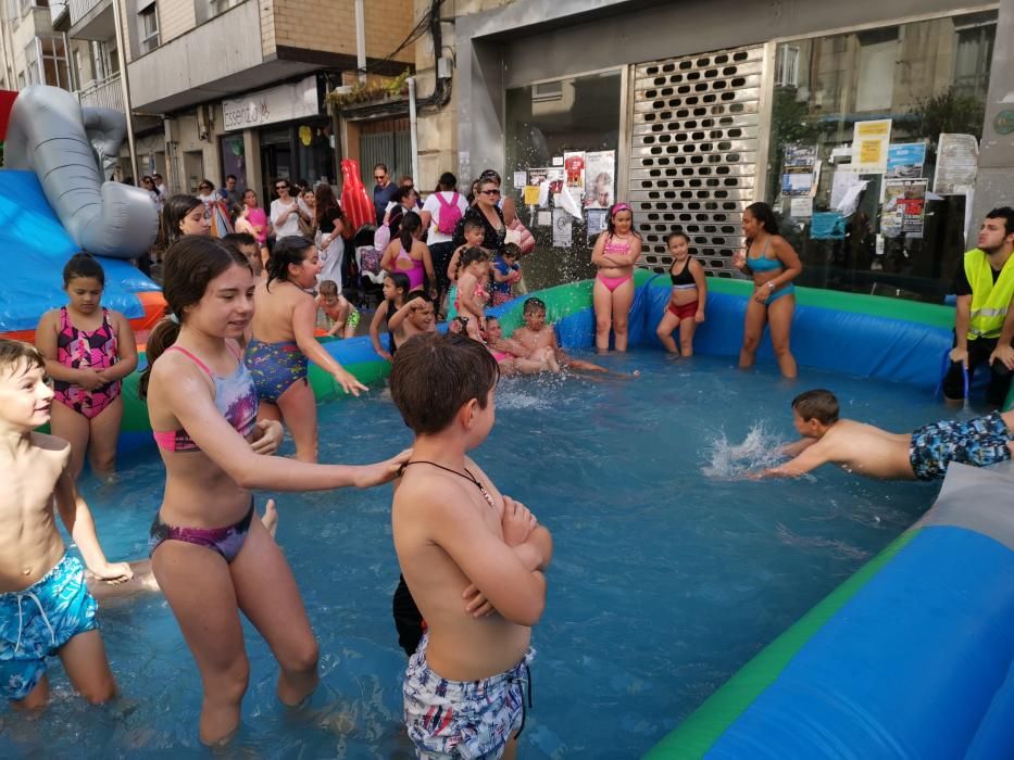 Un tobogán acuático para dar la bienvenida al verano en Marín